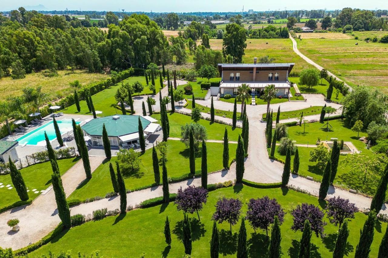 Bed & Breakfast Casale Delle Ronde 3*