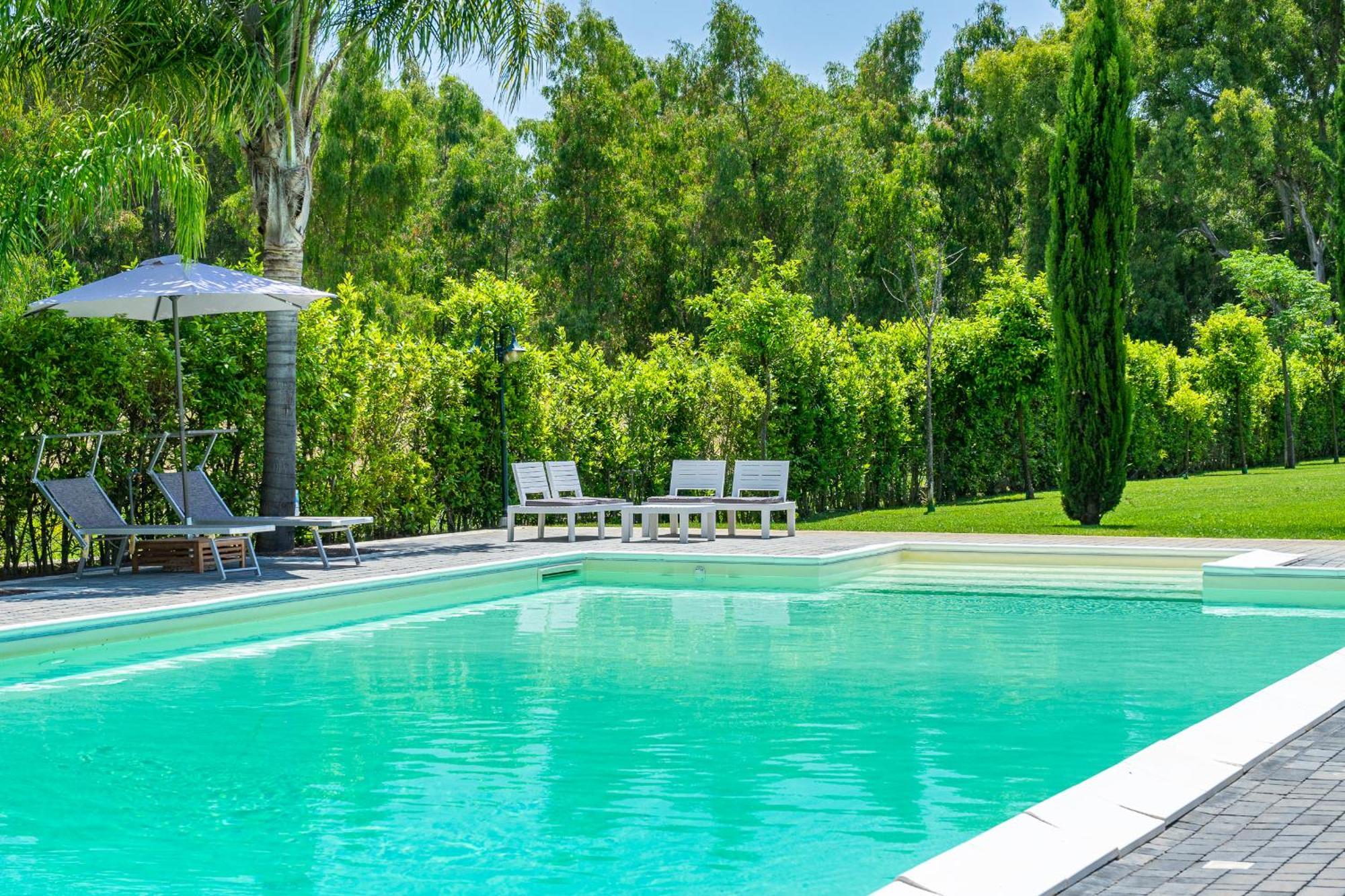 Bed & Breakfast Casale Delle Ronde 3*