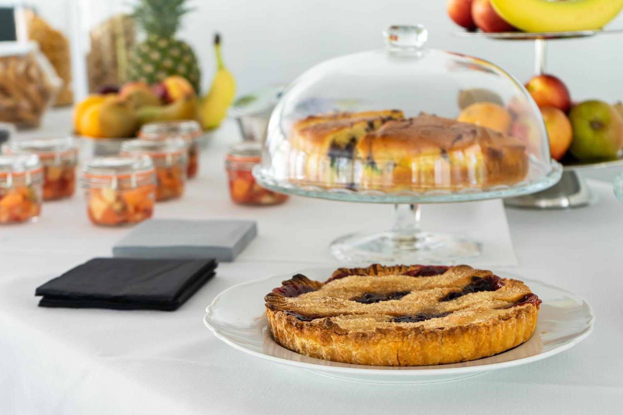 Bed & Breakfast Casale Delle Ronde 3*