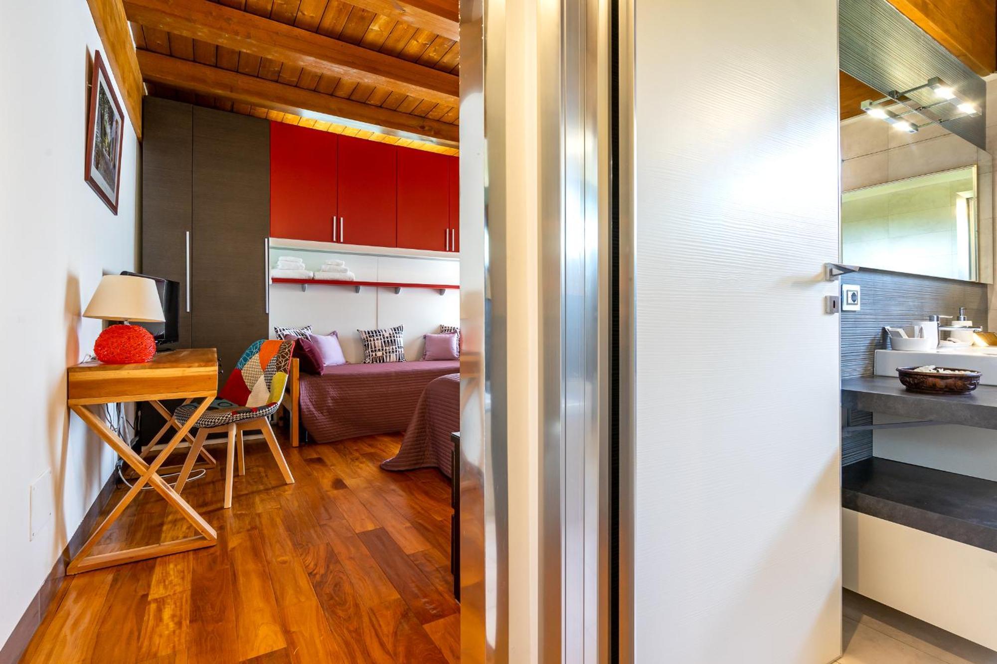 Bed & Breakfast Casale Delle Ronde 3*